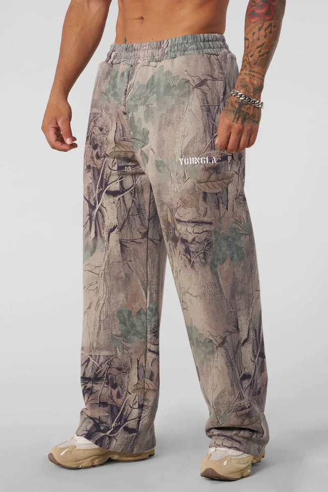 YOUNGLA Men's Tree Camo Relaxed Fit Joggers / Sweatpants Hover Image